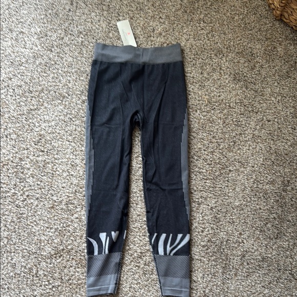 Bose Pants - Sweaty Betty-Black and Gray Leggings